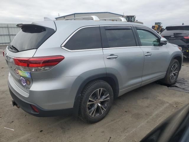 Изображение 3 2018 TOYOTA HIGHLANDER LE 2018 с VIN 5TDBZRFH8JS874028