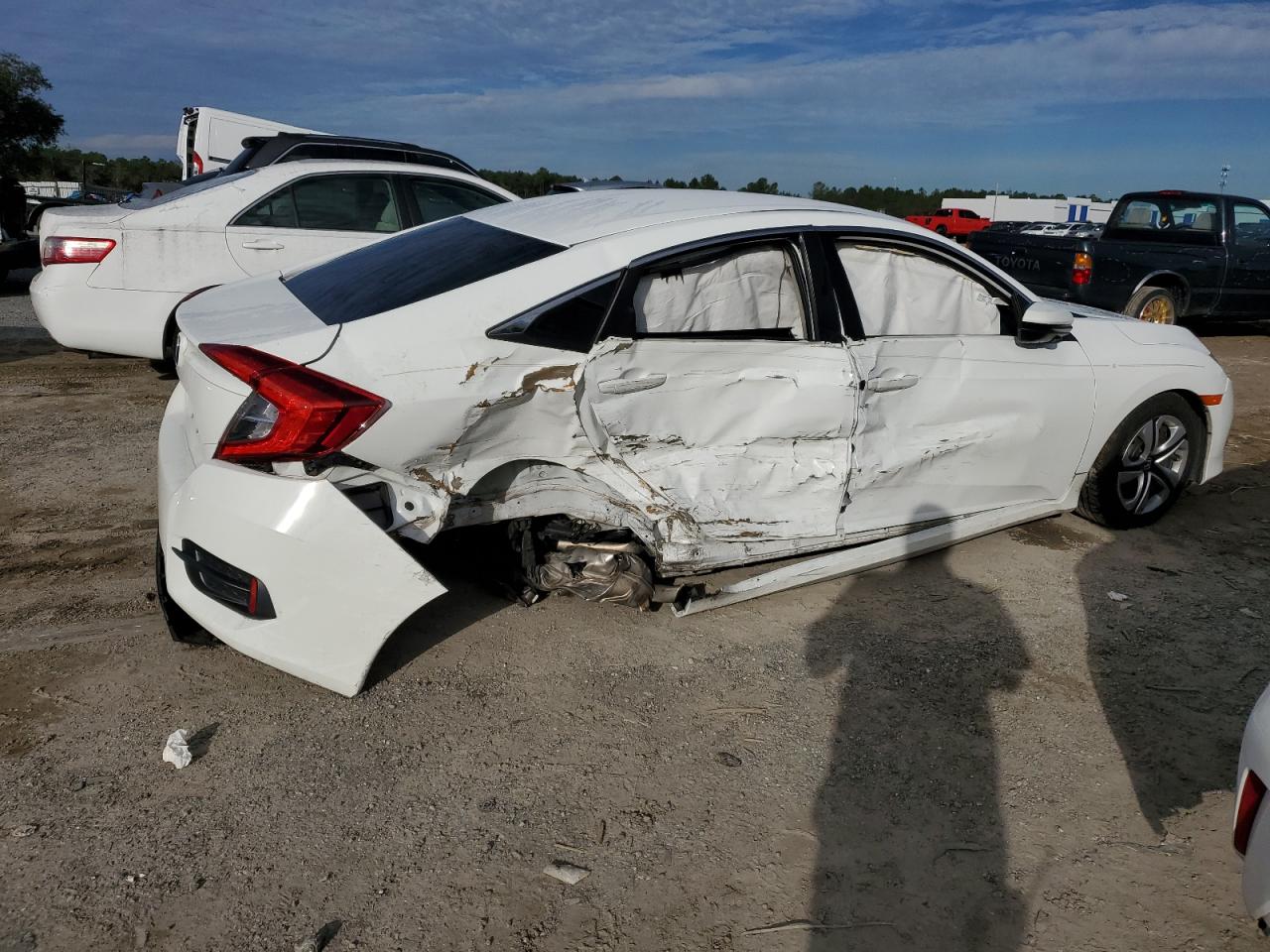 Obraz 3 z 2017 HONDA CIVIC LX 2017 z VIN 19XFC2F54HE027477