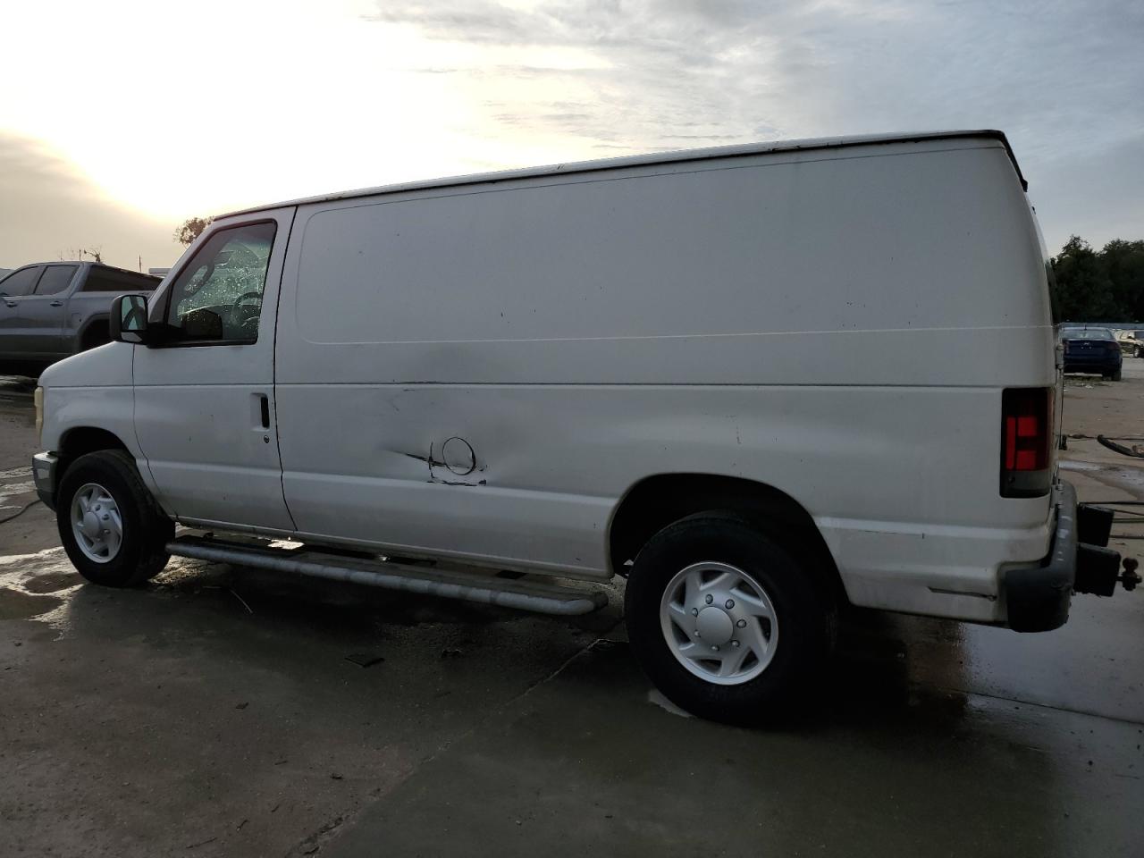 Изображение 2 2008 FORD ECONOLINE E250 VAN 2008 с VIN 1FTNE24W98DA98290
