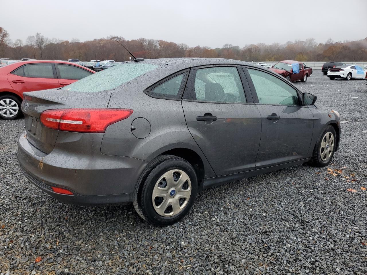 Obraz 3 z 2018 FORD FOCUS S 2018 z VIN 1FADP3E25JL226324