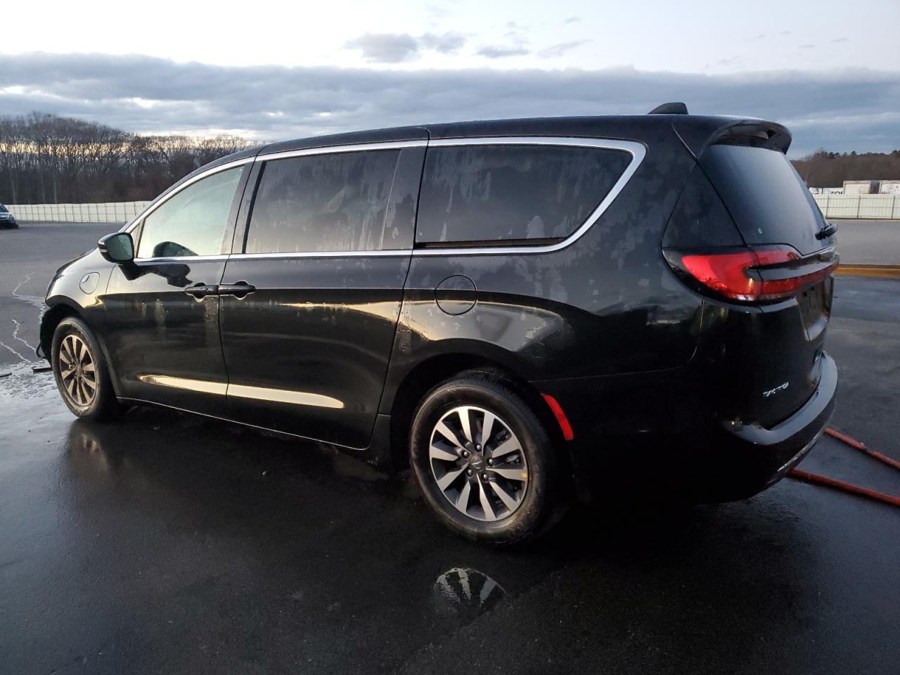 Изображение 2 2023 CHRYSLER PACIFICA HYBRID TOURING L 2023 с VIN 2C4RC1L79PR626241