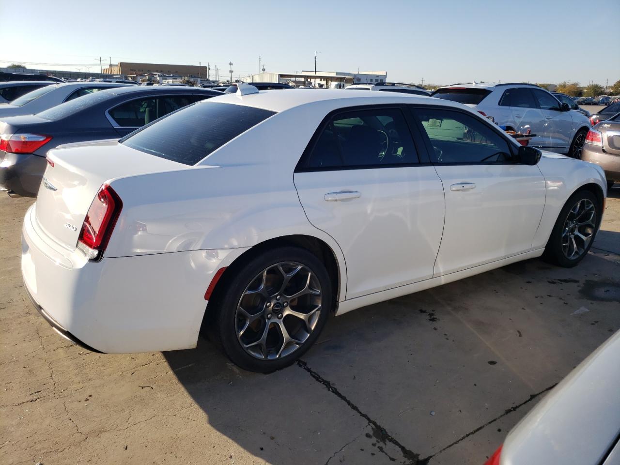 Изображение 3 2018 CHRYSLER 300 TOURING 2018 с VIN 2C3CCAAG7JH281897