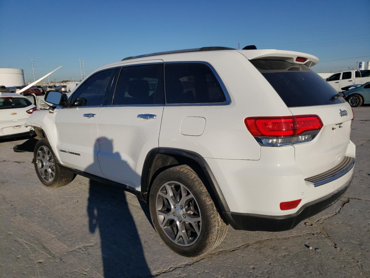 Image 2 of 2019 JEEP GRAND CHEROKEE LIMITED 2019 with VIN 1C4RJEBG2KC699418