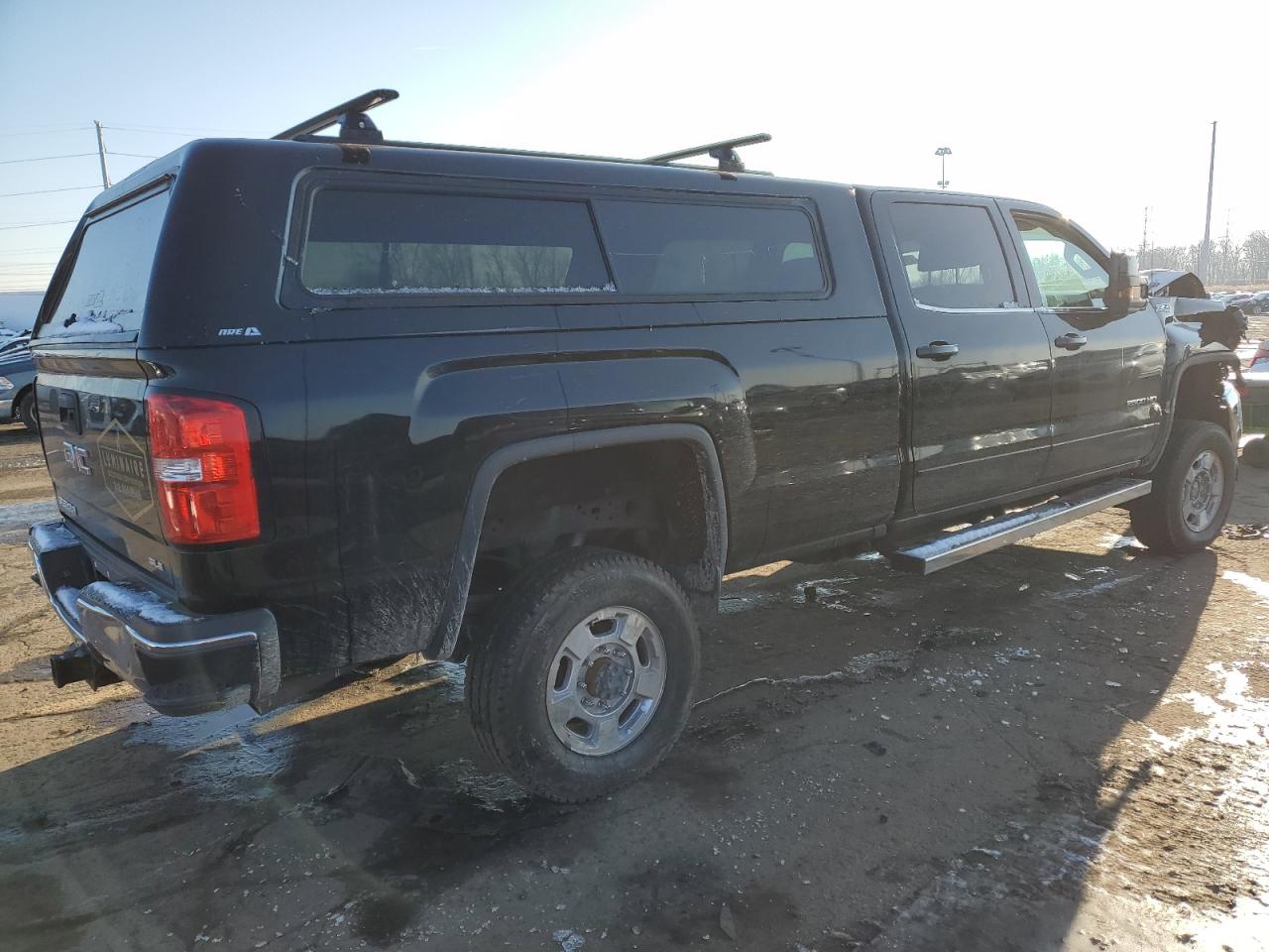 Image 3 of 2017 GMC SIERRA K2500 SLE 2017 with VIN 1GT12SEG2HF152368