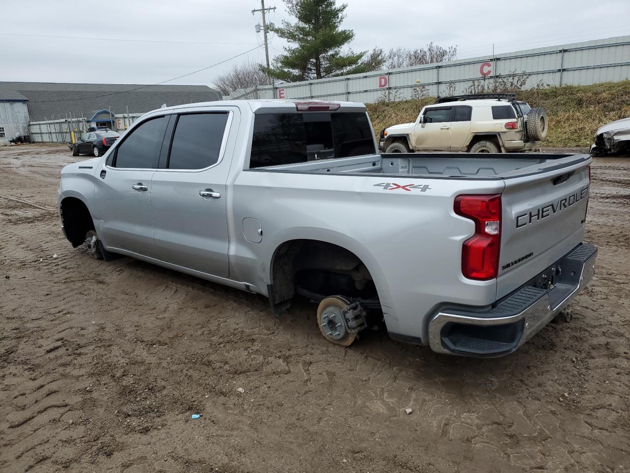 Изображение 2 2022 CHEVROLET SILVERADO LTD K1500 LTZ 2022 с VIN 1GCUYGED3NZ170628