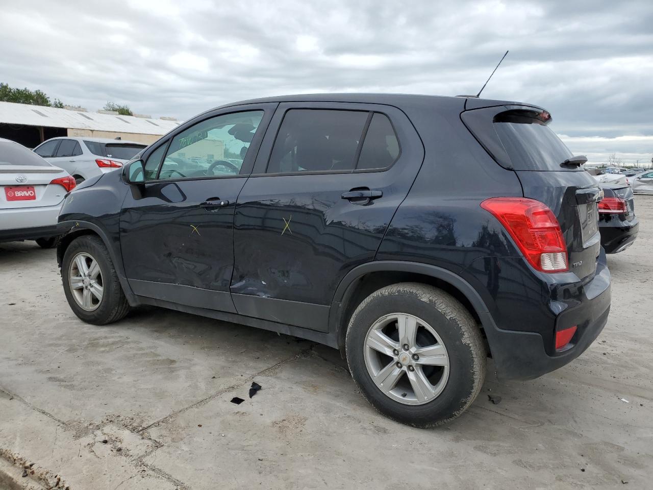 Image 2 of 2021 CHEVROLET TRAX LS 2021 with VIN KL7CJKSB7MB322016