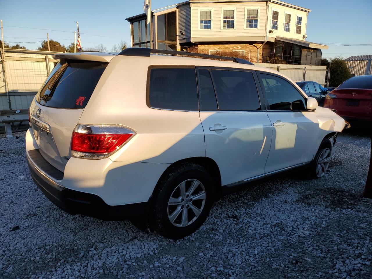 Изображение 3 2013 TOYOTA HIGHLANDER BASE 2013 с VIN 5TDBK3EH4DS260875