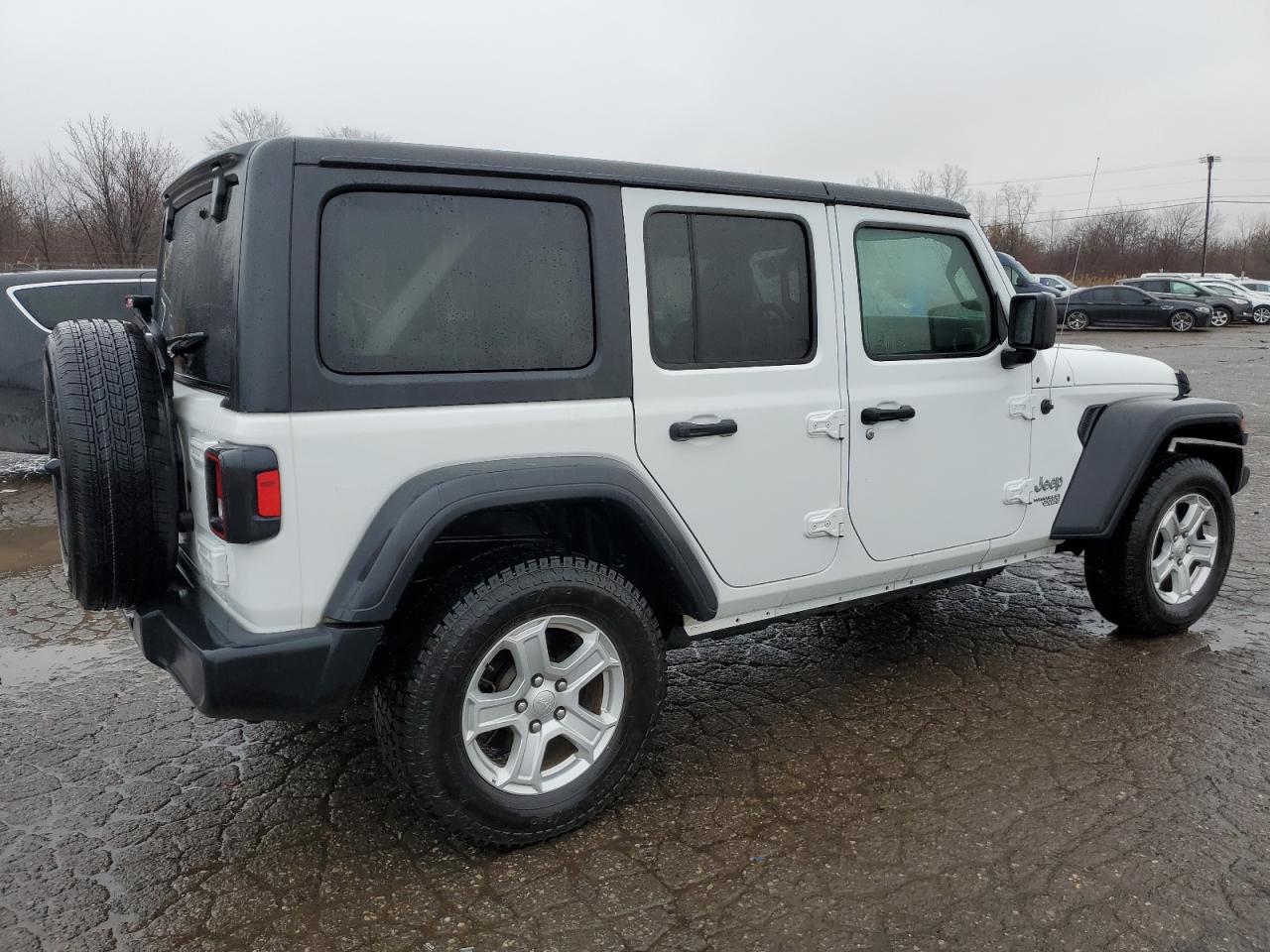 Image 3 of 2021 JEEP WRANGLER UNLIMITED SPORT 2021 with VIN 1C4HJXDN2MW527751