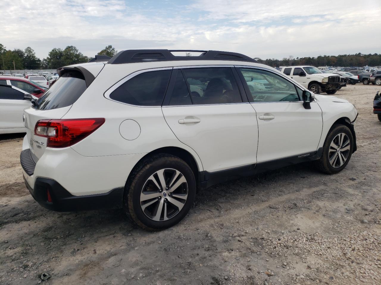 Изображение 3 2019 SUBARU OUTBACK 3.6R LIMITED 2019 с VIN 4S4BSENC9K3383047