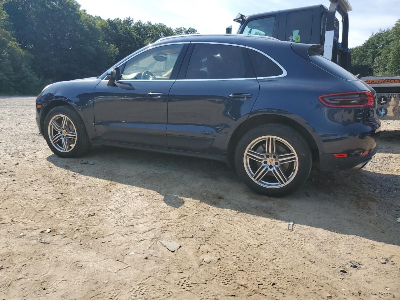 Image 2 of Porsche Macan S 2016 with VIN WP1AB2A51GLB50145