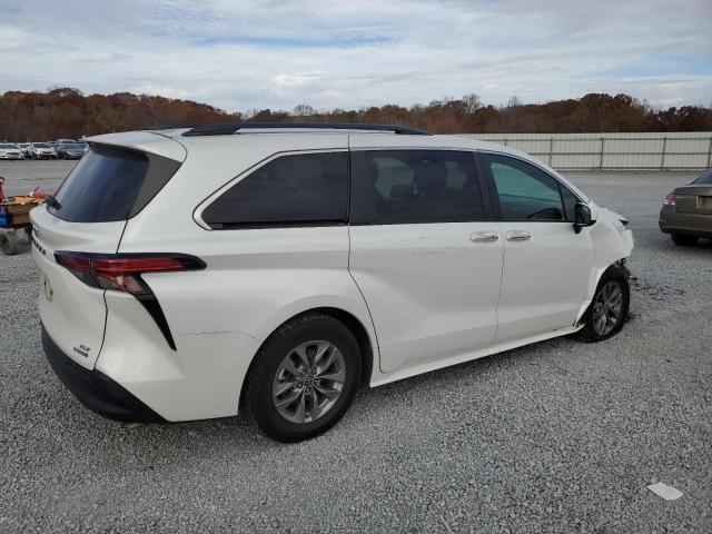 Obraz 3 z 2022 TOYOTA SIENNA XLE 2022 z VIN 5TDYRKEC4NS080799