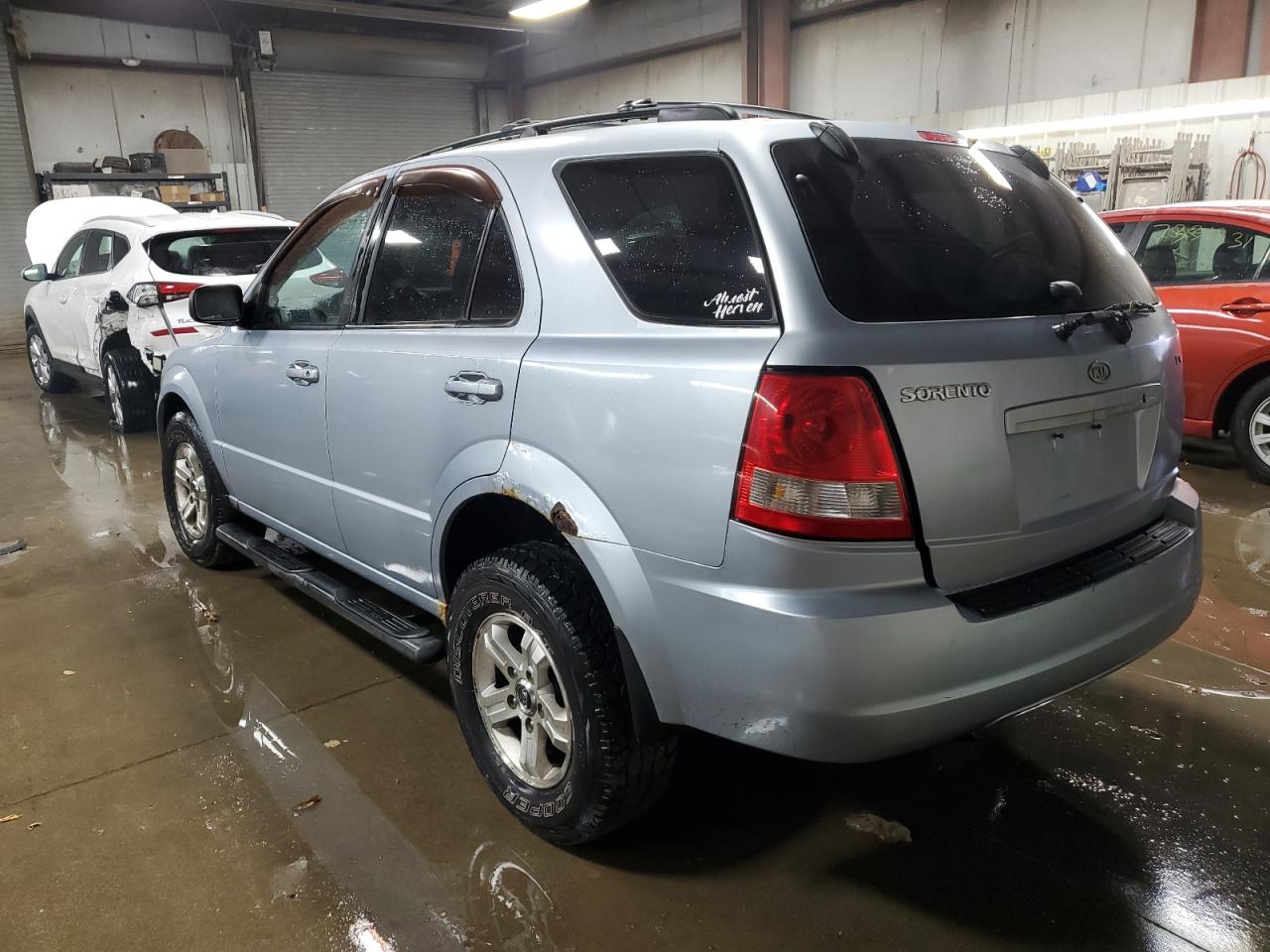 Изображение 2 2005 KIA SORENTO EX 2005 с VIN KNDJC733355458118
