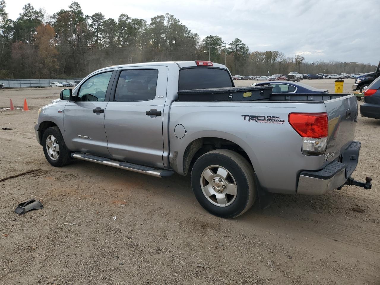 Image 2 of 2010 TOYOTA TUNDRA CREWMAX SR5 2010 with VIN 5TFEY5F1XAX085787