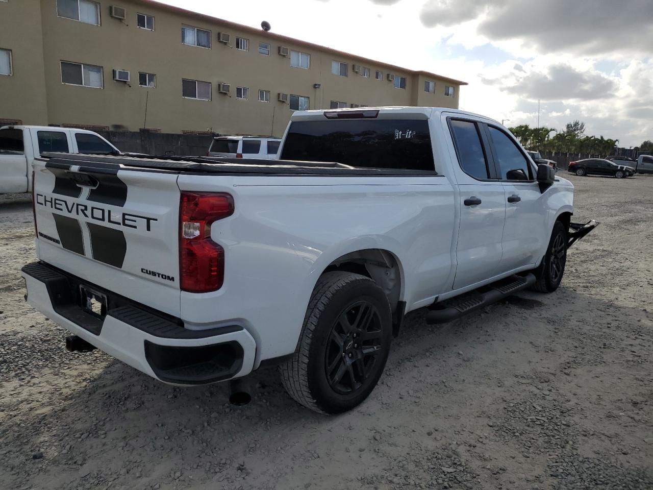 Image 3 of 2022 CHEVROLET SILVERADO C1500 CUSTOM 2022 with VIN 1GCRABEK6NZ512682