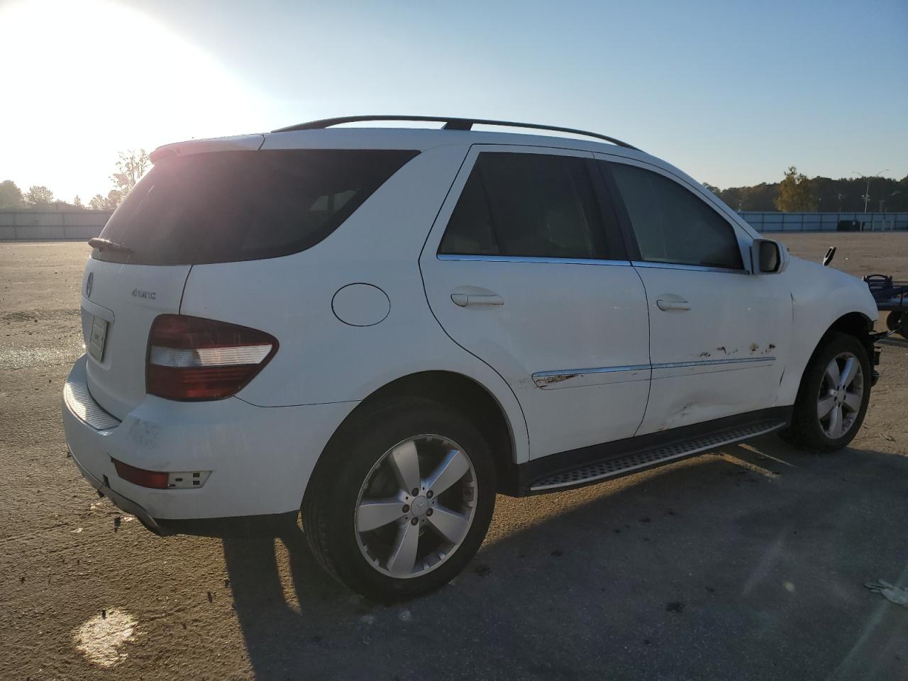 Obraz 3 z 2010 MERCEDES-BENZ ML 350 4MATIC 2010 z VIN 4JGBB8GBXAA571527