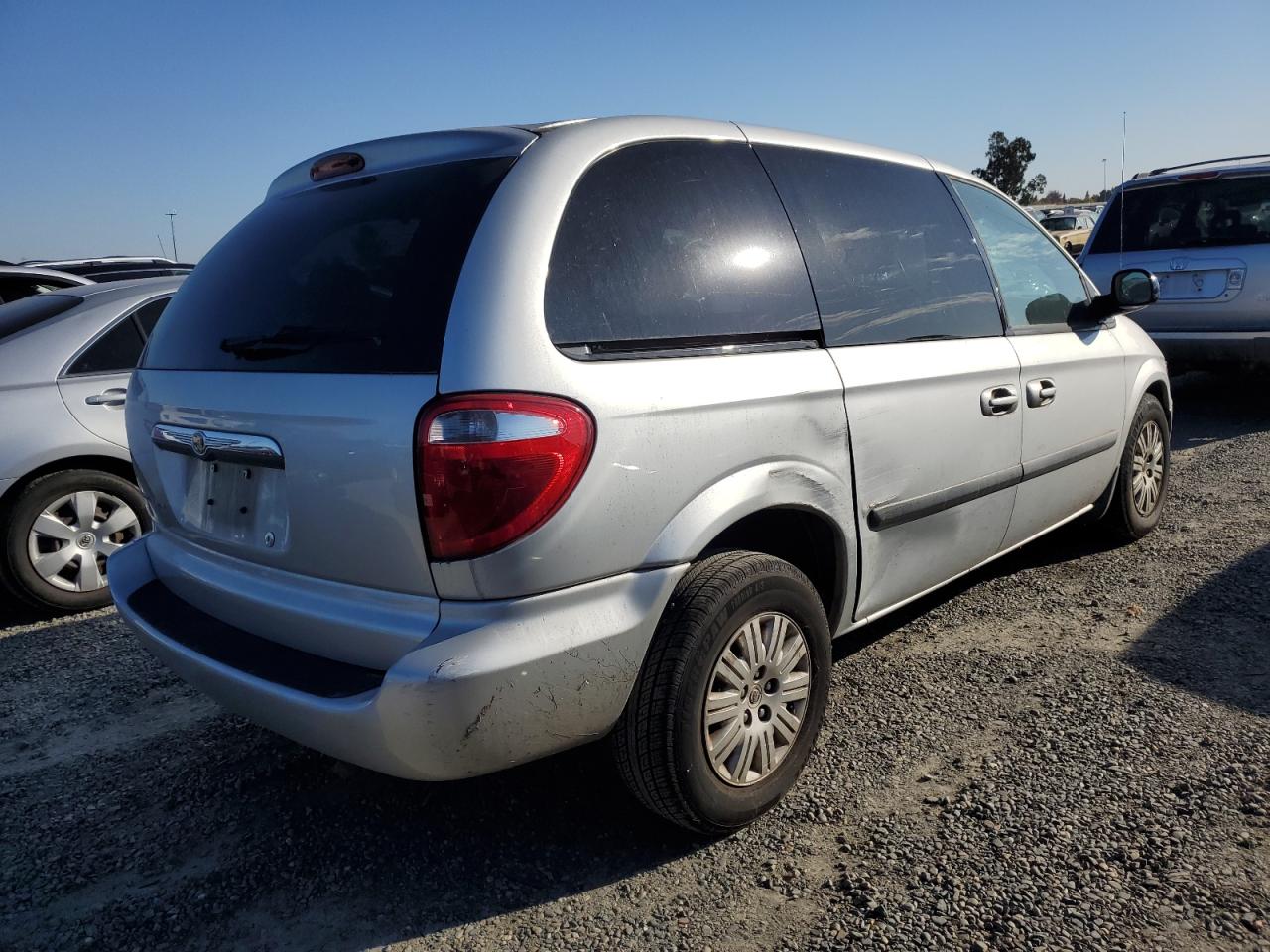 Image 3 of 2006 CHRYSLER TOWN & COUNTRY  2006 with VIN 1A4GP45R46B661630