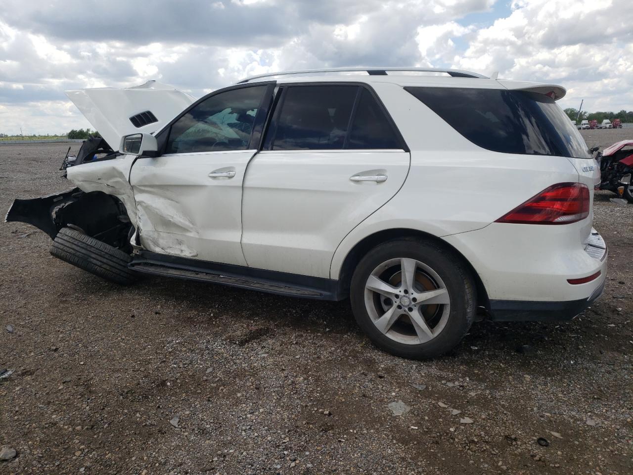 Image 2 of 2016 MERCEDES-BENZ GLE 350 2016 with VIN 4JGDA5JB1GA765150