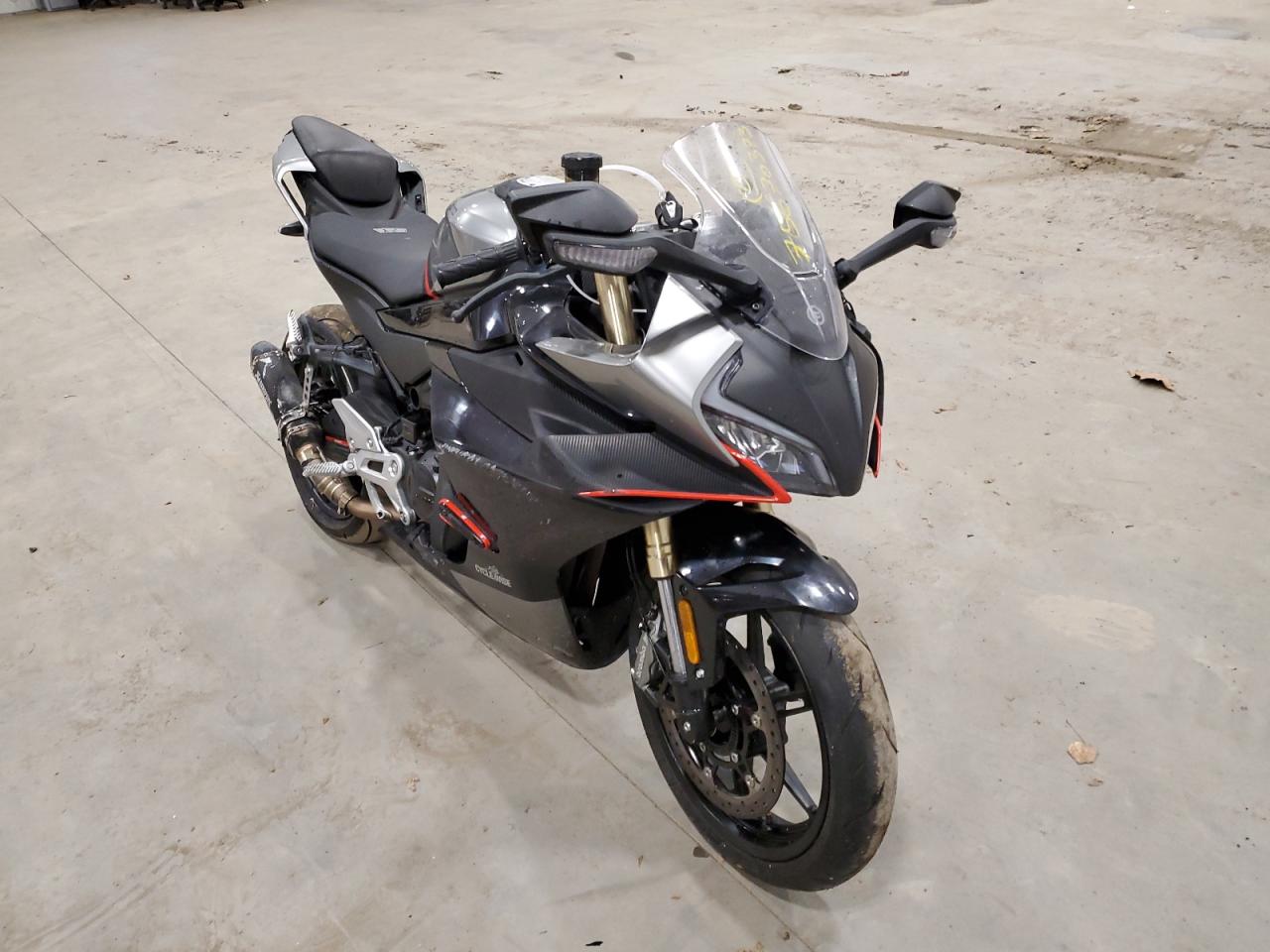 Obraz 2023 CF MOTO 450SS  2023