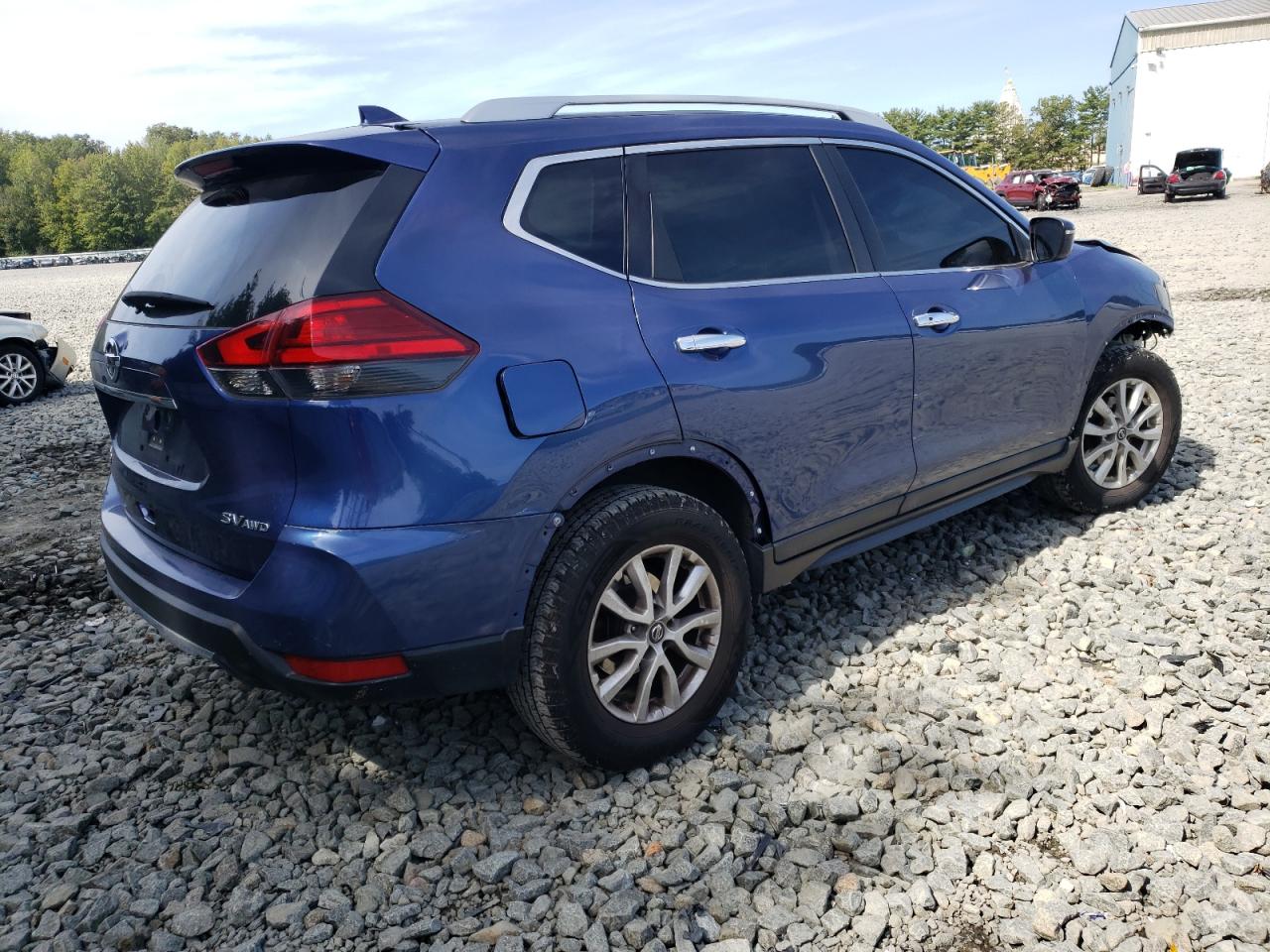 Image 3 of 2017 NISSAN ROGUE SV 2017 with VIN 5N1AT2MV5HC817824