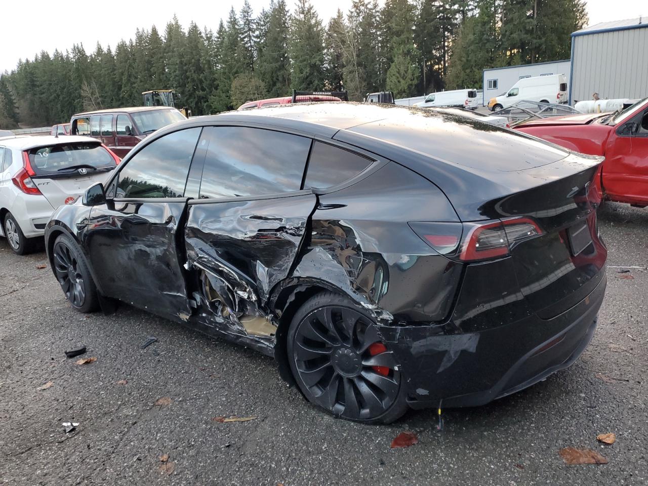Изображение 2 2022 TESLA MODEL Y  2022 с VIN 7SAYGDEF9NF560887