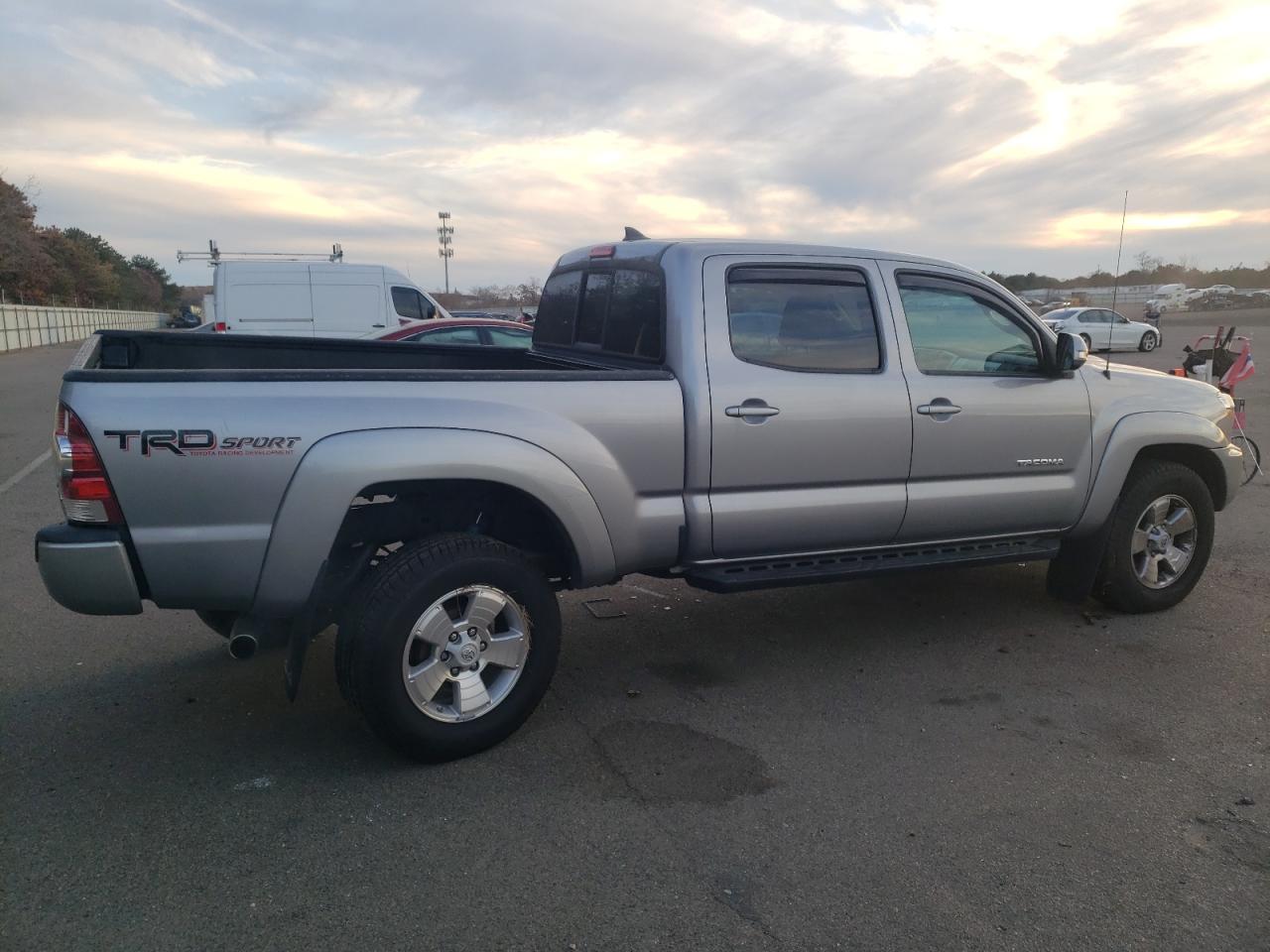 Image 3 of 2015 TOYOTA TACOMA DOUBLE CAB LONG BED 2015 with VIN 3TMMU4FN1FM087106
