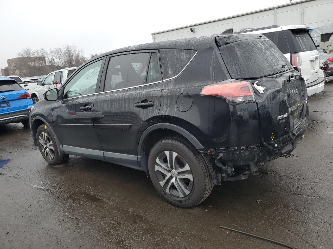 Obraz 2 z 2017 TOYOTA RAV4 LE 2017 z VIN 2T3BFREVXHW573737