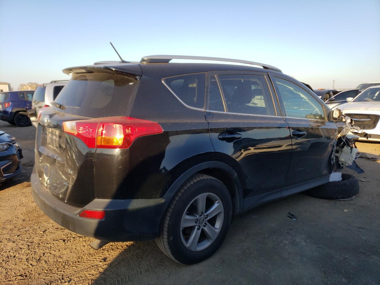 Изображение 3 2015 TOYOTA RAV4 XLE 2015 с VIN 2T3WFREV9FW153014