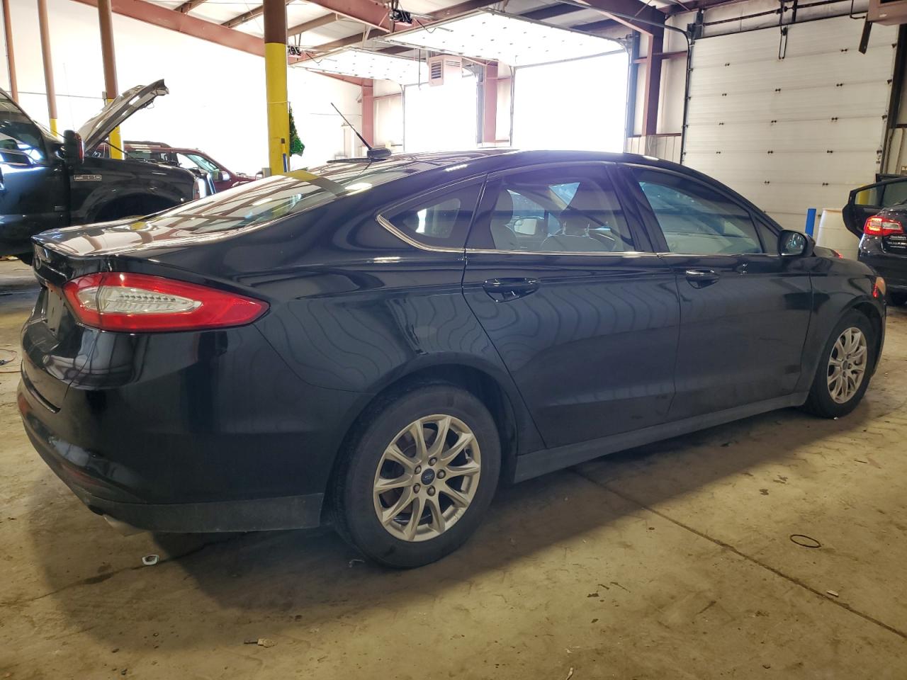 Изображение 3 2016 FORD FUSION S 2016 с VIN 3FA6P0G71GR220952