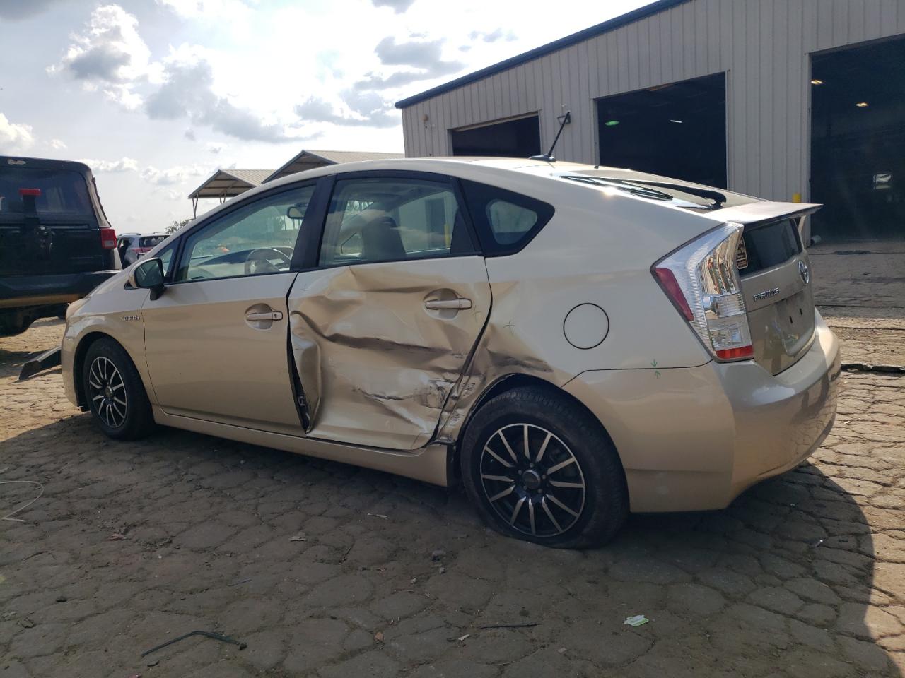 Image 2 of 2011 TOYOTA PRIUS  2011 with VIN JTDKN3DU4B1389442