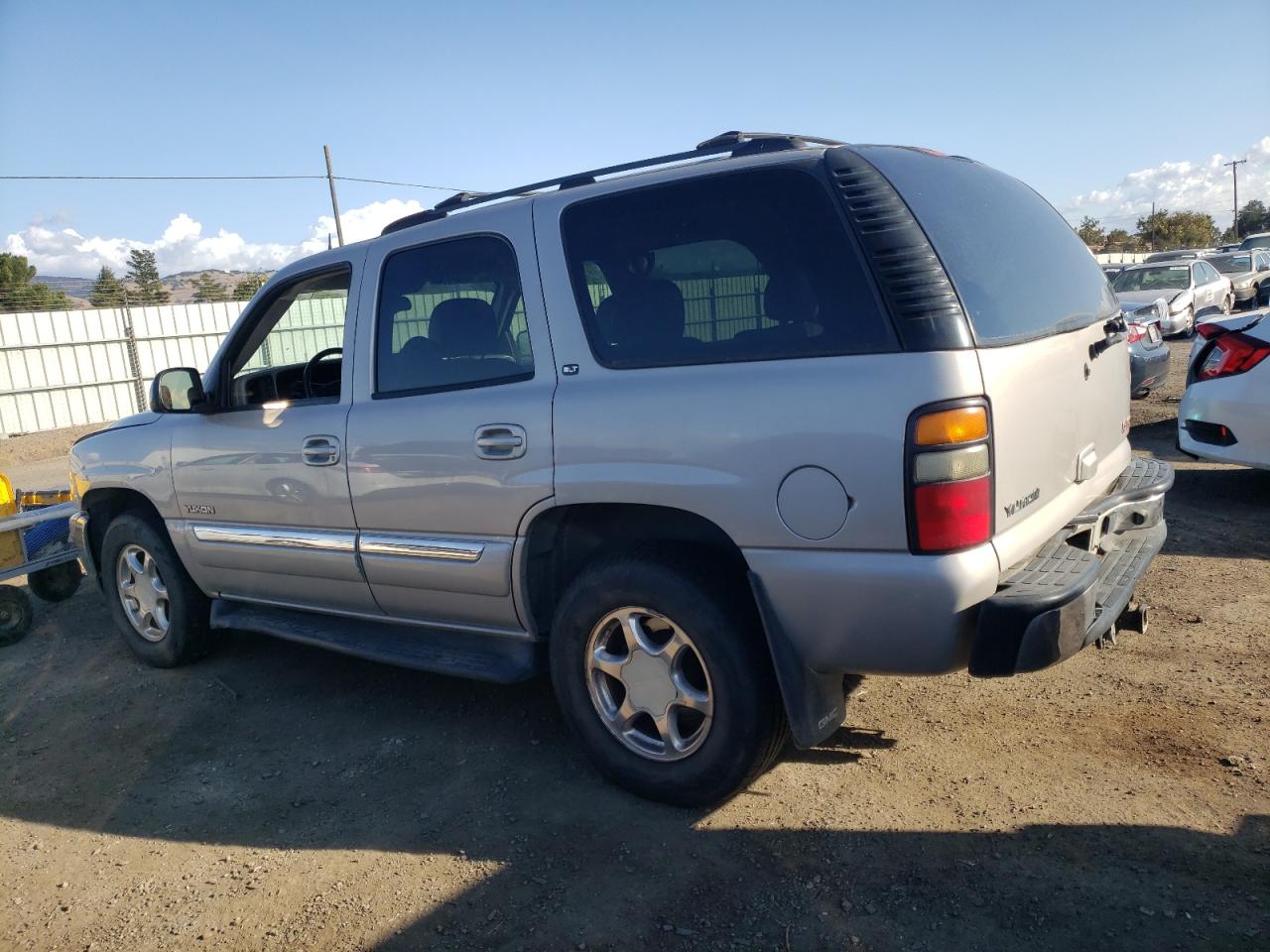 Изображение 2 2004 GMC YUKON  2004 с VIN 1GKEK13Z34J262891