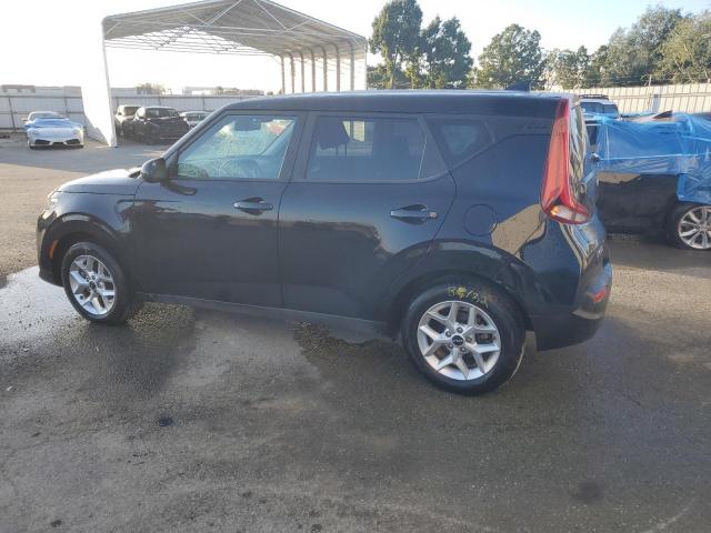 Image 2 of 2022 KIA SOUL LX 2022 with VIN KNDJ23AU3N7177500