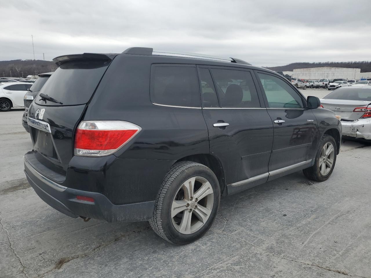 Image 3 of 2011 TOYOTA HIGHLANDER LIMITED 2011 with VIN 5TDYK3EH9BS035195