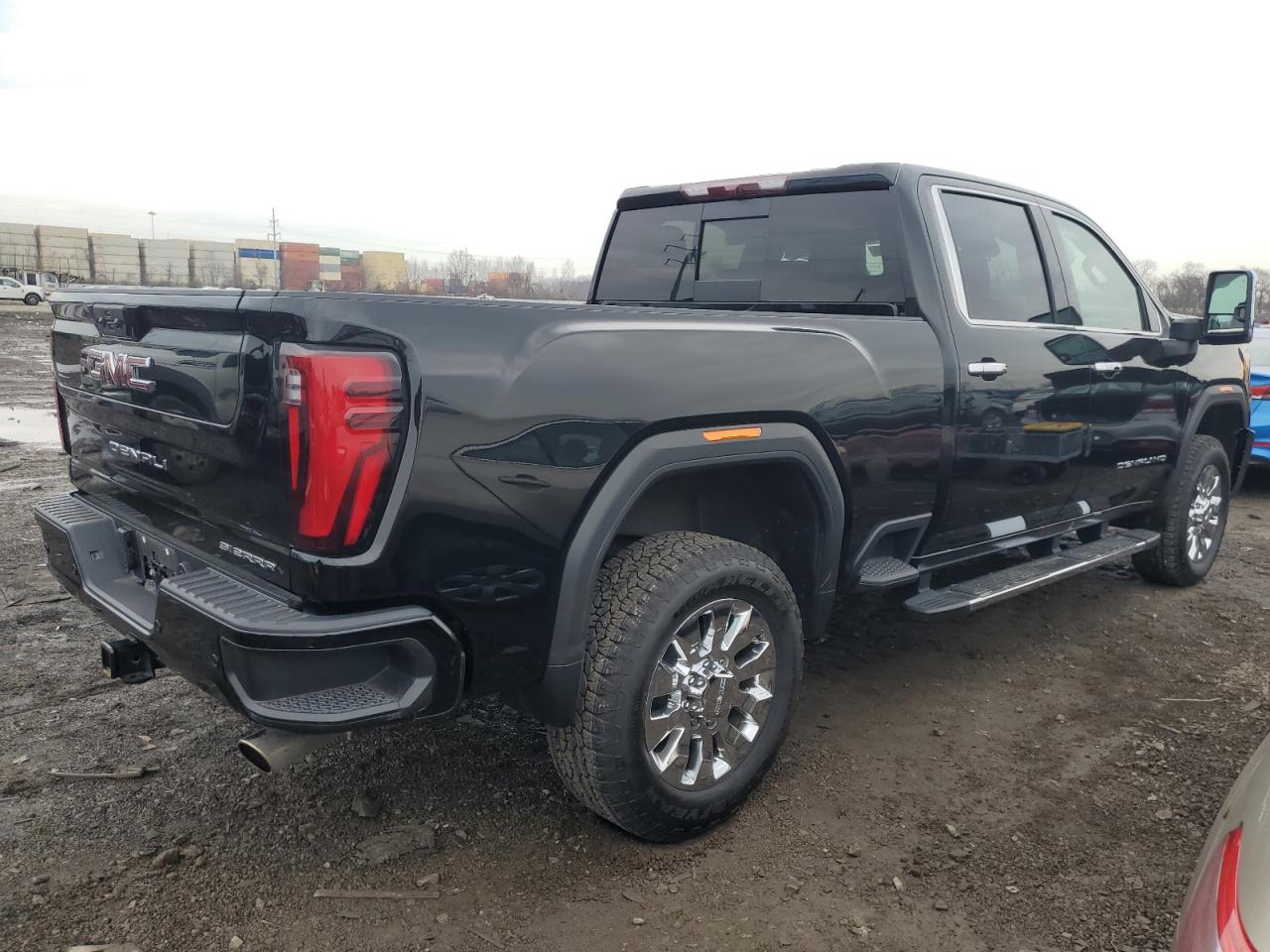 Obraz 3 z 2024 GMC SIERRA K2500 DENALI 2024 z VIN 1GT49RE75RF117570