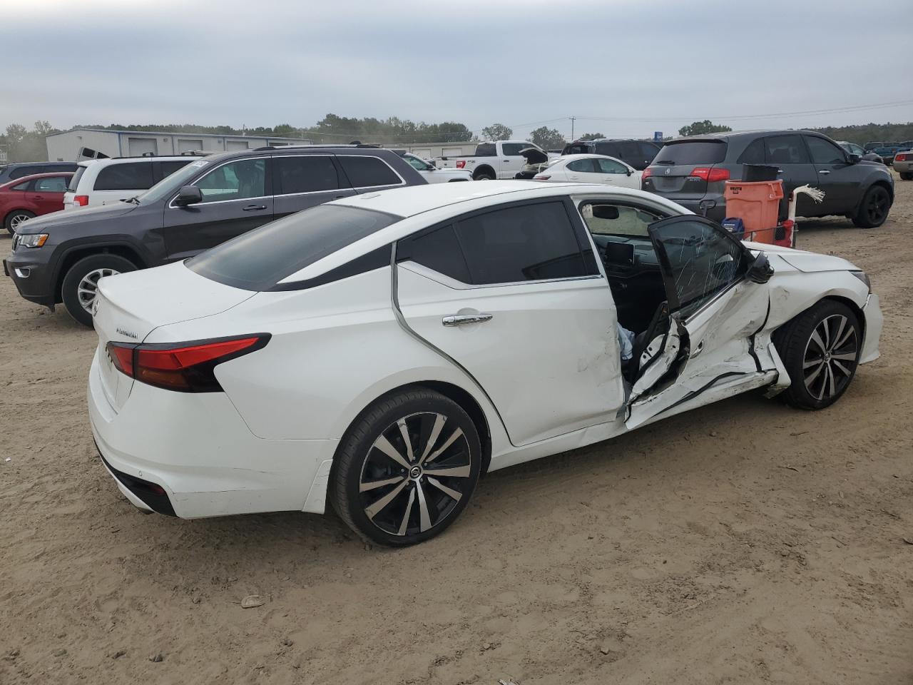 Изображение 3 2020 NISSAN ALTIMA PLATINUM 2020 с VIN 1N4BL4FV5LN300690