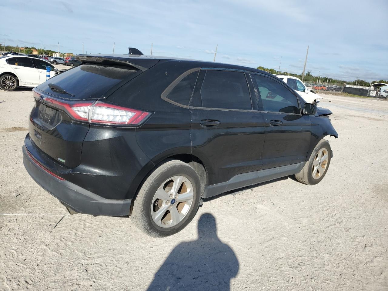Image 3 of 2015 FORD EDGE SE 2015 with VIN 2FMTK3G95FBC42587