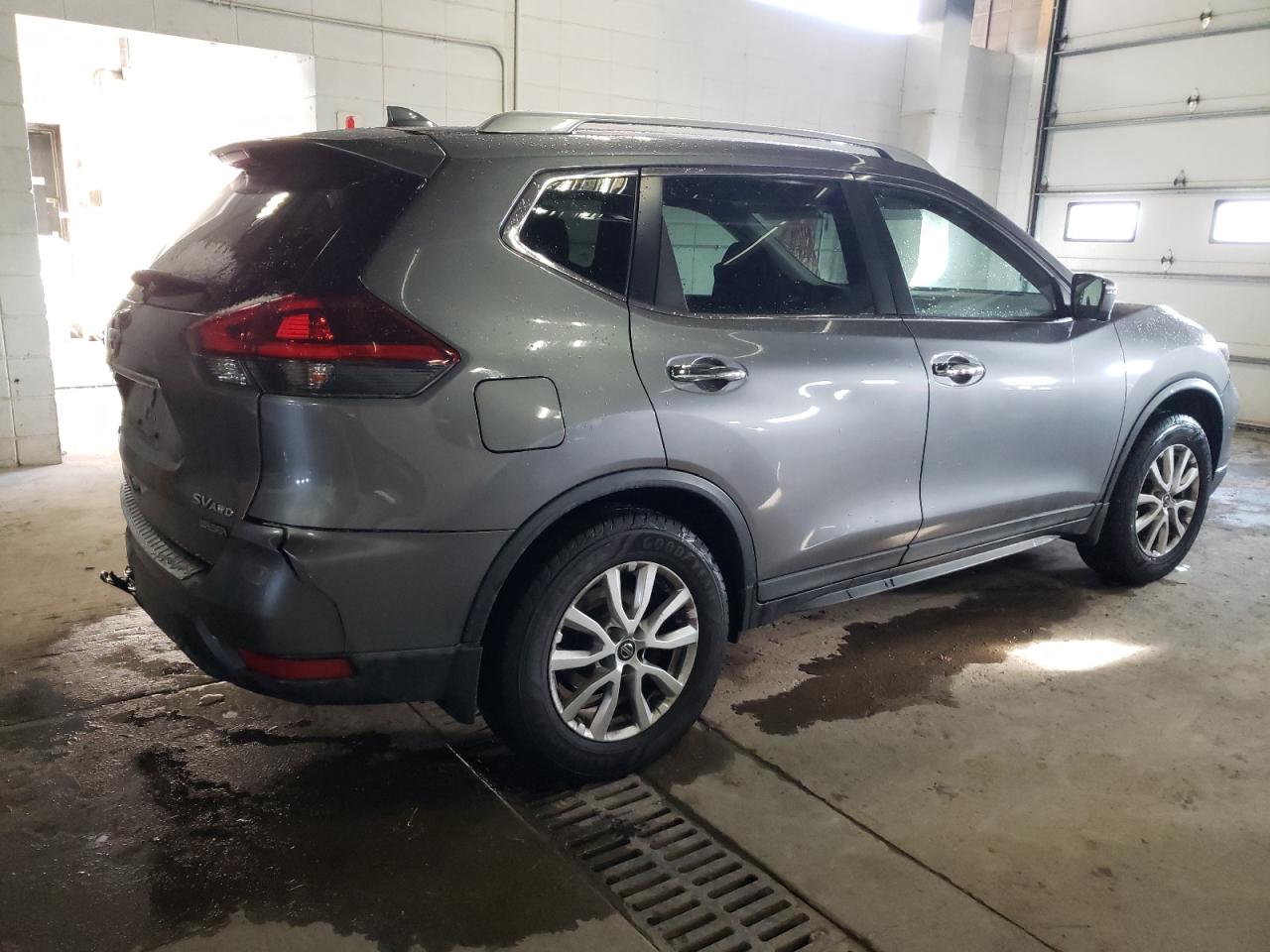 Image 3 of 2018 NISSAN ROGUE S 2018 with VIN KNMAT2MV7JP556702