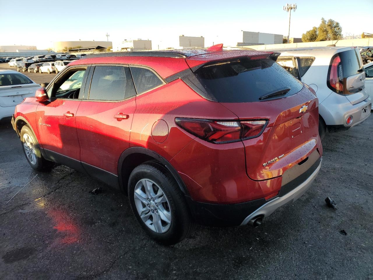 Изображение 2 2021 CHEVROLET BLAZER 3LT 2021 с VIN 3GNKBJRS6MS560771