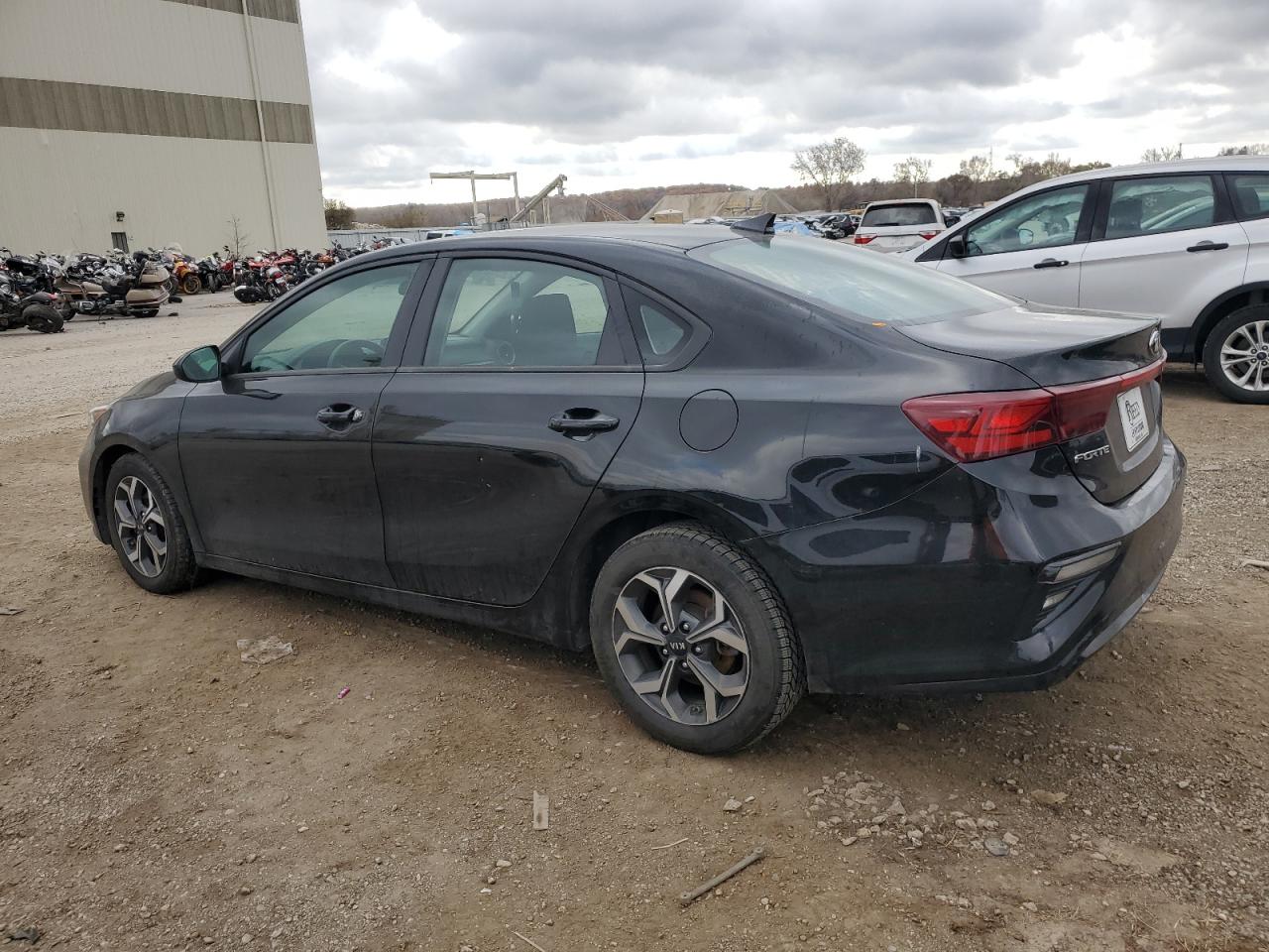 Изображение 2 2019 KIA FORTE FE 2019 с VIN 3KPF24ADXKE058768
