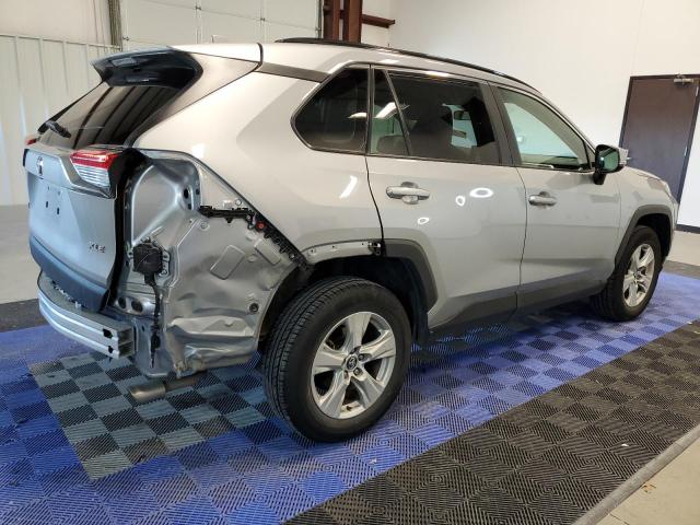 Obraz 3 z 2021 TOYOTA RAV4 XLE 2021 z VIN 2T3W1RFV2MW118647
