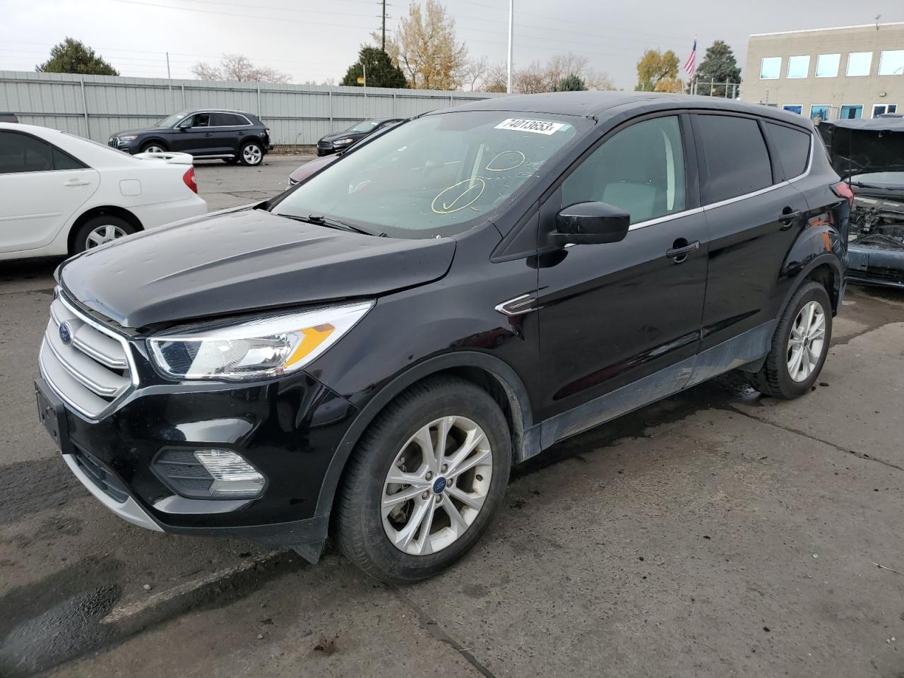 Obraz 1 z 2019 FORD ESCAPE SE 2019 z VIN 1FMCU9GDXKUB60716