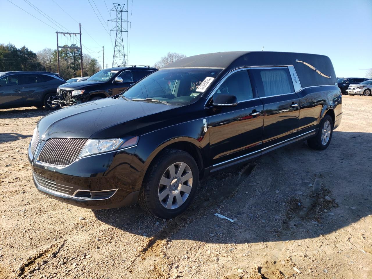 Image 1 of 2016 LINCOLN MKT  2016 with VIN 2L1MJ5LK5GBL02818