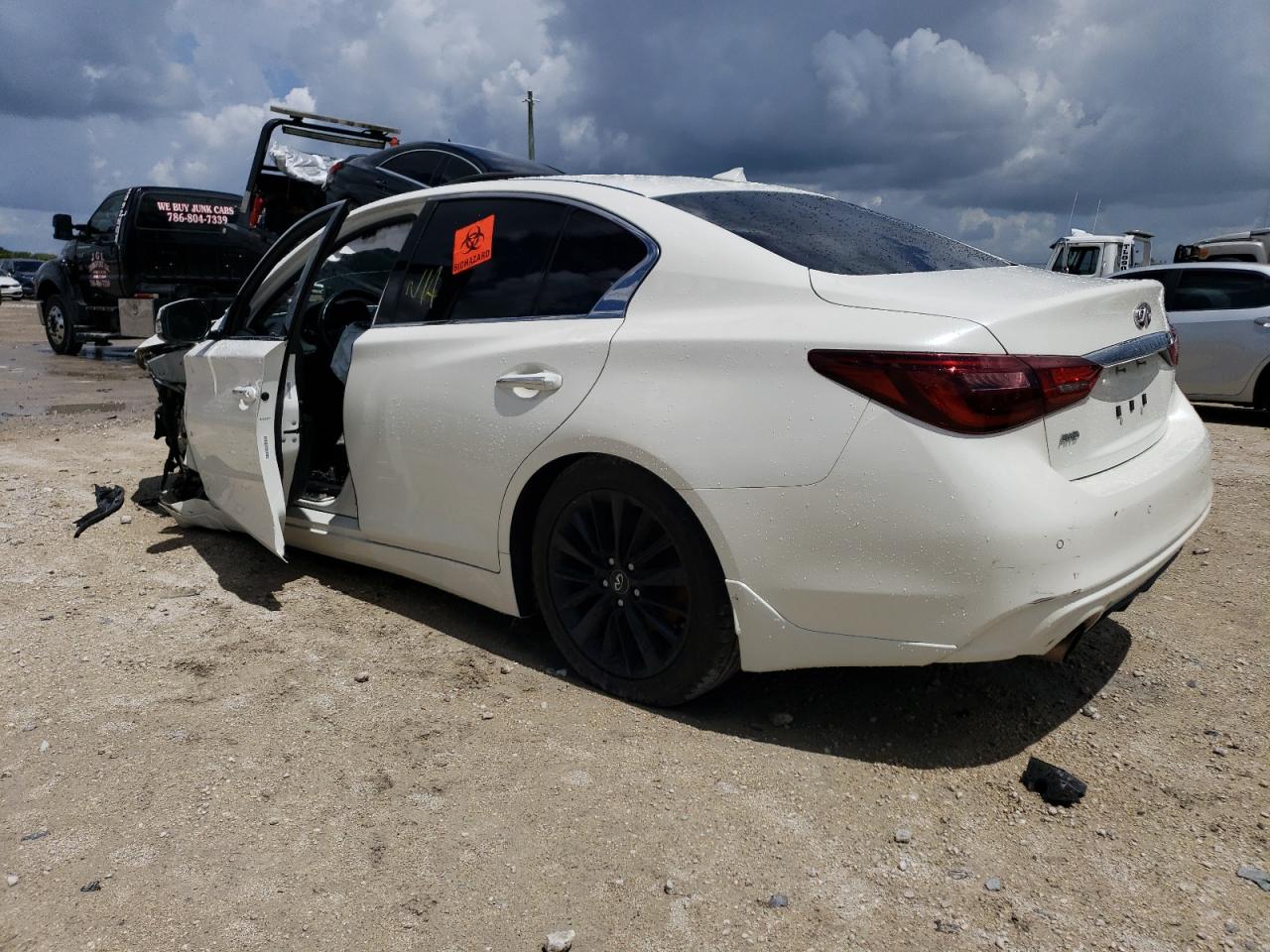 Image 2 of Infiniti Q50 Luxe 2018 with VIN JN1EV7AR0JM611155