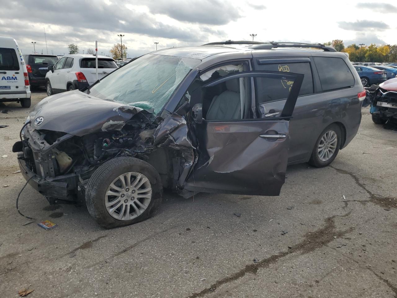 Image 1 of 2011 TOYOTA SIENNA XLE 2011 with VIN 5TDYK3DC3BS145195