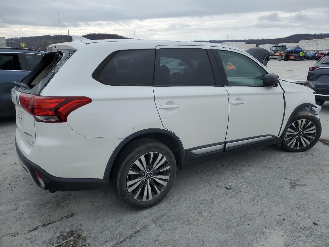Изображение 3 2019 MITSUBISHI OUTLANDER ES 2019 с VIN JA4AD2A37KZ004925