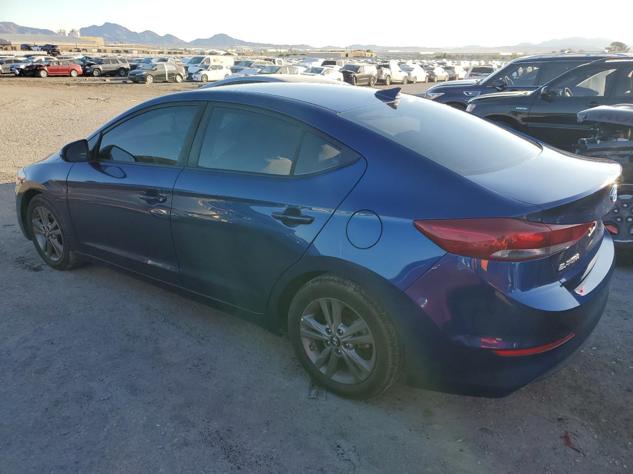 Obraz 2 z 2018 HYUNDAI ELANTRA SEL 2018 z VIN 5NPD84LF5JH308643