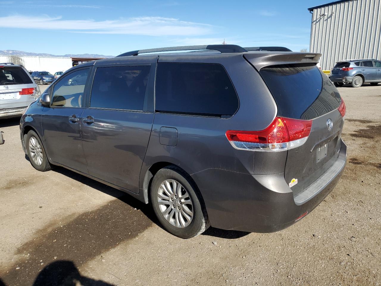 Obraz 2 z 2011 TOYOTA SIENNA XLE 2011 z VIN 5TDYK3DC3BS005664