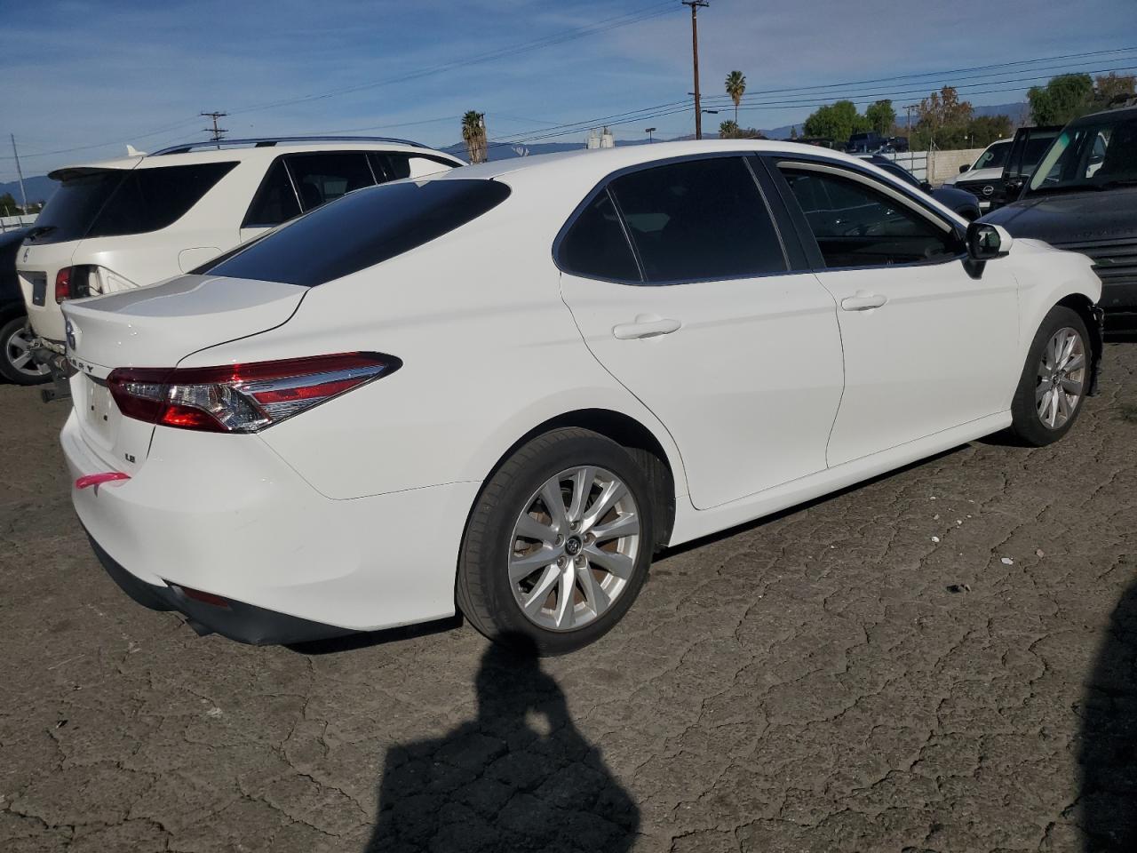 Obraz 3 z 2019 TOYOTA CAMRY L 2019 z VIN 4T1B11HK7KU190484