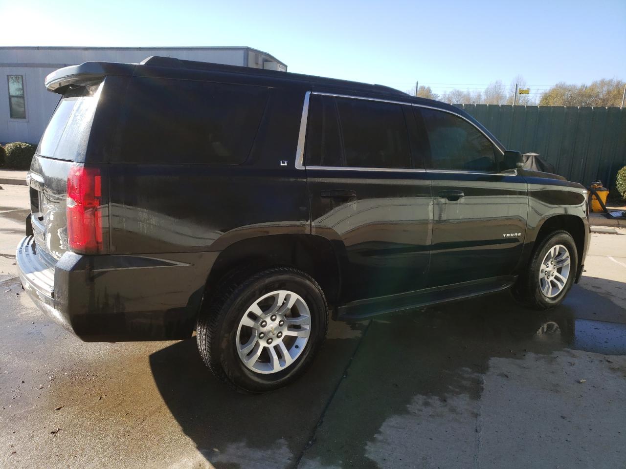 Obraz 3 z 2020 CHEVROLET TAHOE K1500 LT 2020 z VIN 1GNSKBKC4LR226135