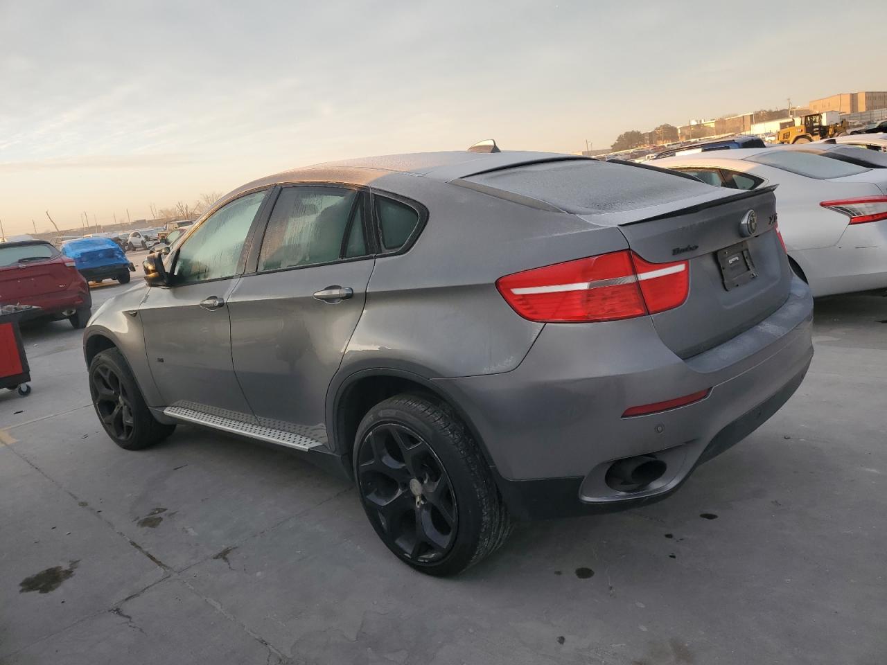 Obraz 2 z 2011 BMW X6 XDRIVE35I 2011 z VIN 5UXFG2C53BLX08056