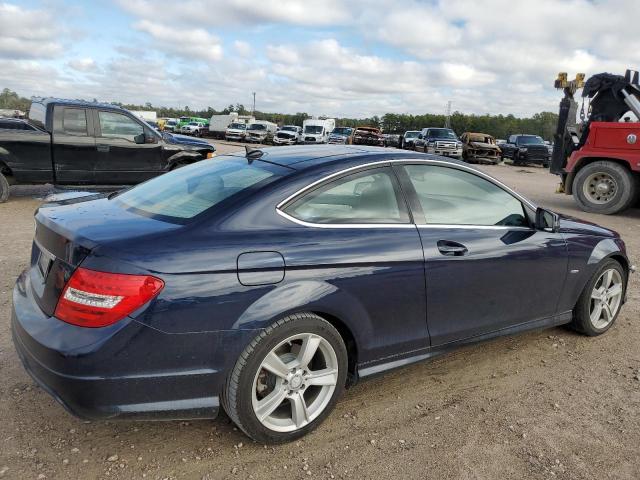 Obraz 3 z 2012 MERCEDES-BENZ C 250 2012 z VIN WDDGJ4HB8CF742694